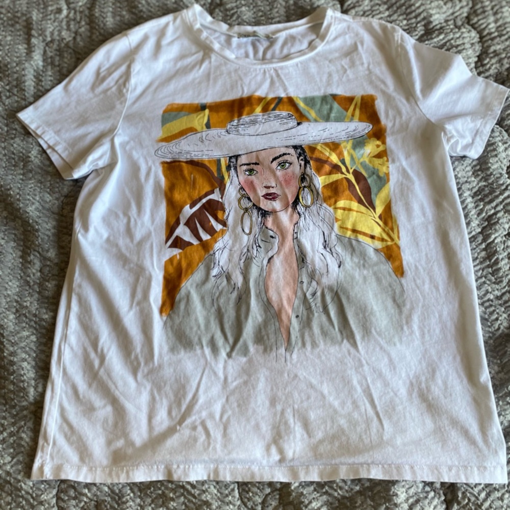 Zara Short Sleeves T- Shirt - Size M
